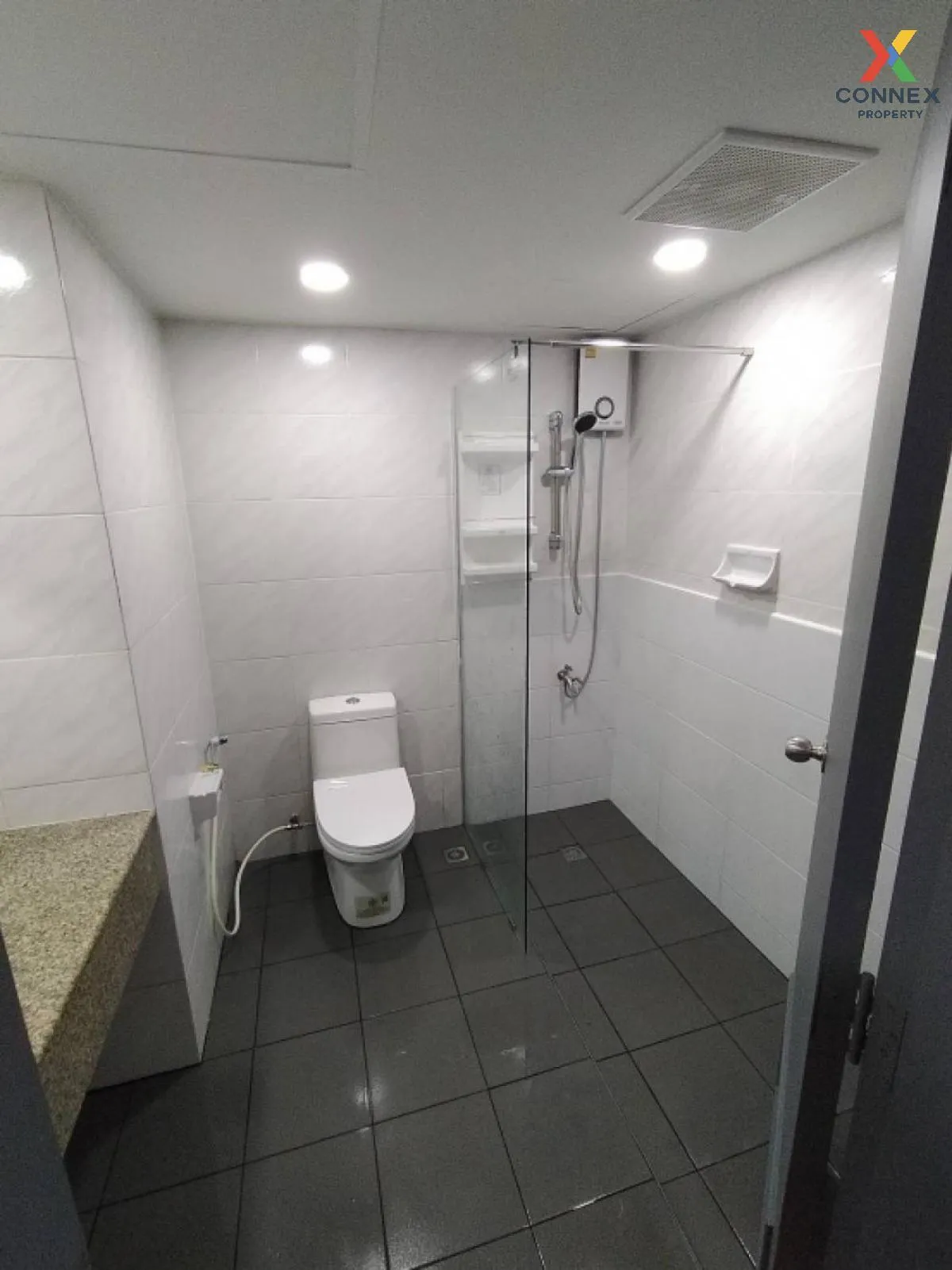 เช่าคอนโด  ออมนิ ทาวเวอร์ BTS-อโศก คลองเตย เขต คลองเตย กรุงเทพ CX