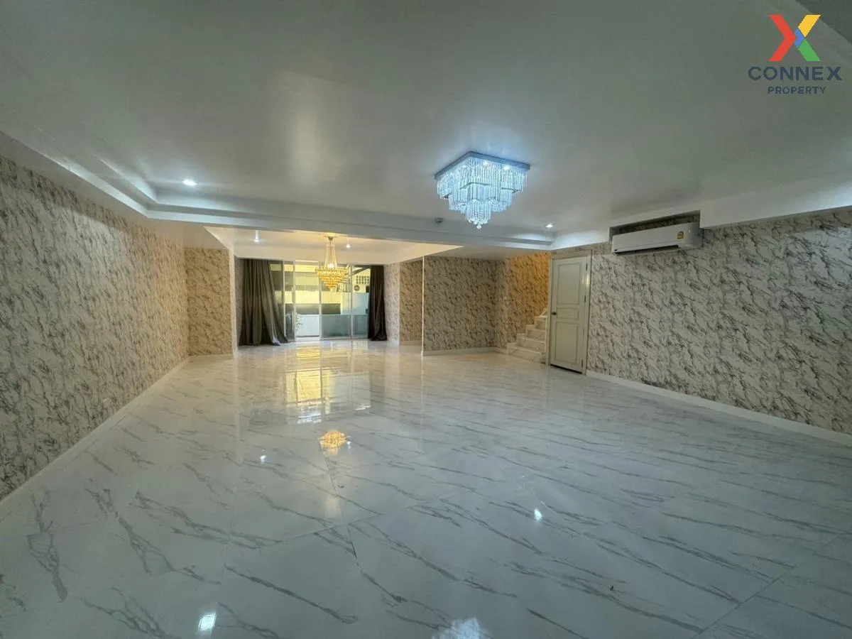 For Sale Condo , Supalai Place Sukhumvit 39 , Duplex , BTS-Phrom  1