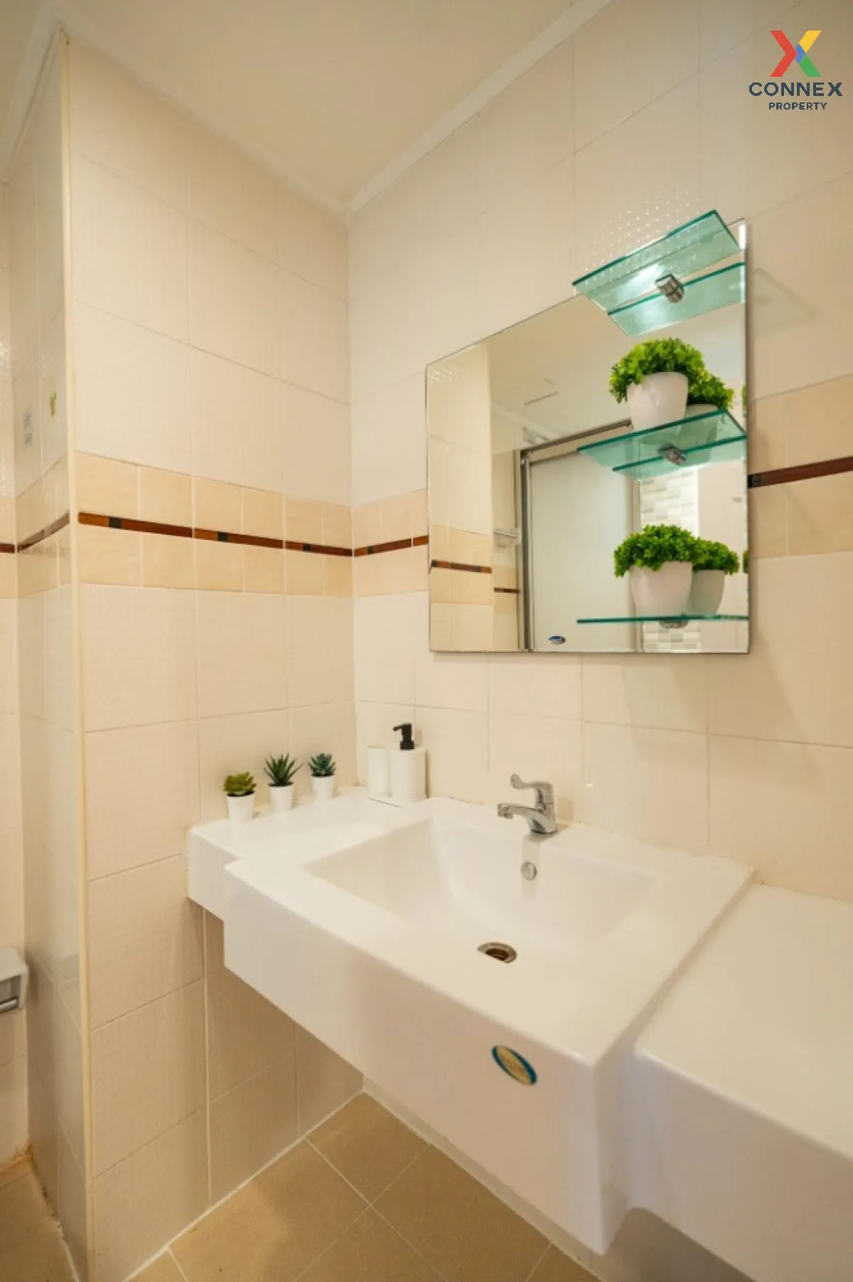 For Sale Condo , Lumpini Ville Cultural Center , MRT-Huai Khwang  For Sale Condo , Lumpini Ville Cultural Center , MRT-Huai Khwang