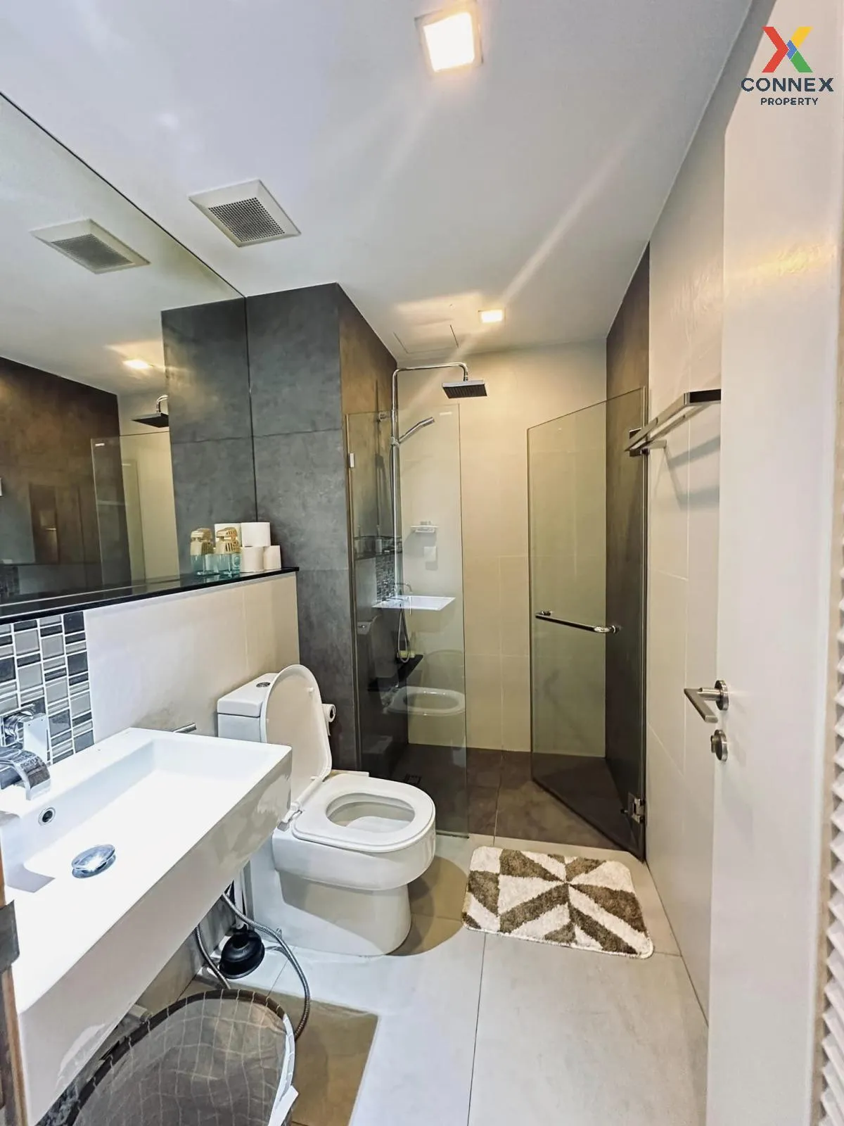 เช่าคอนโด  เออร์บาโน่ แอบโซลูท สาทร-ตากสิน BTS-กรุงธนบุรี คลองต้น