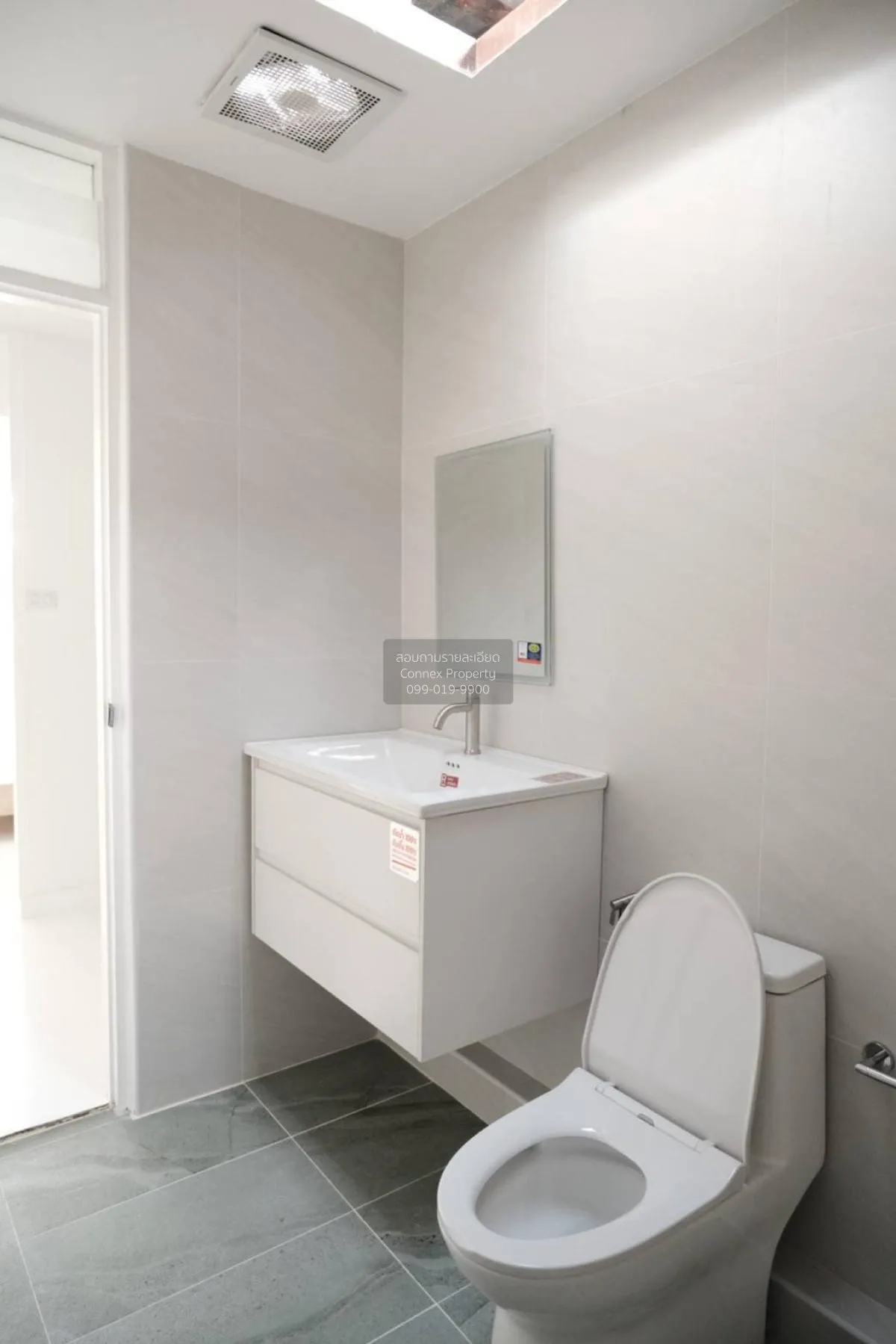 For Rent 2-storey townhouse, Ekkamai Soi 12. , Khlong Tan Nuea , 