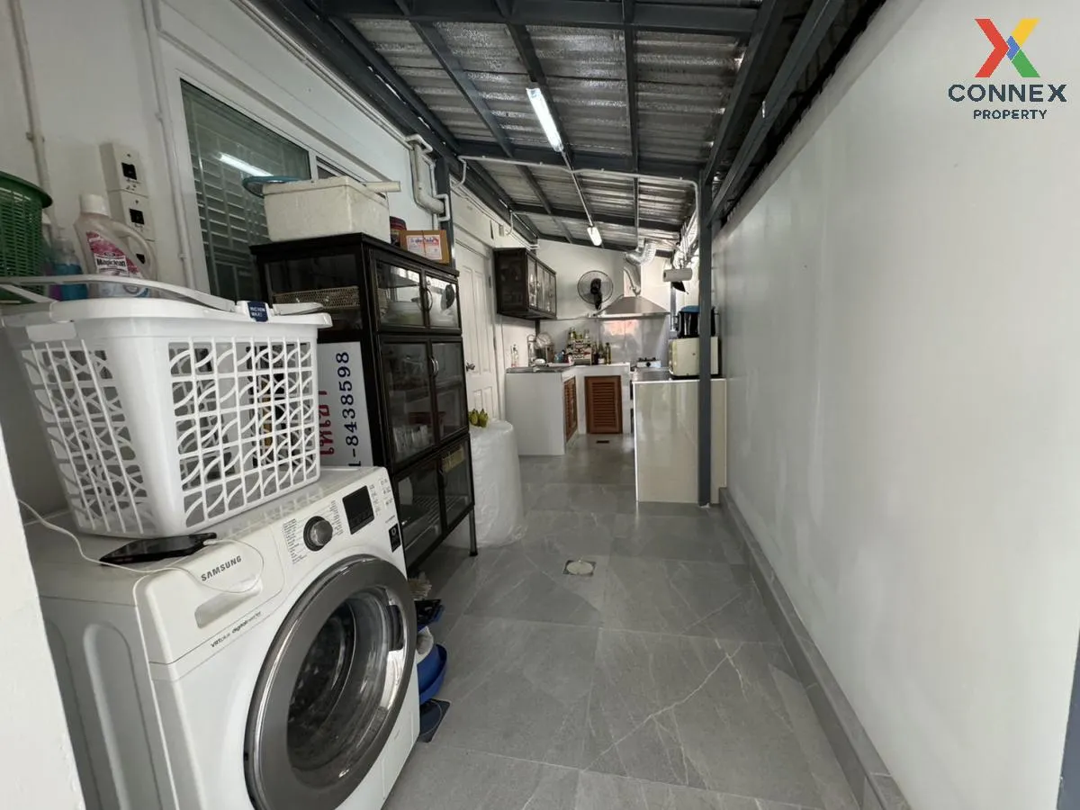 For Sale Townhouse/Townhome  , Pruksa Ville 32 Rama 2 , corner un