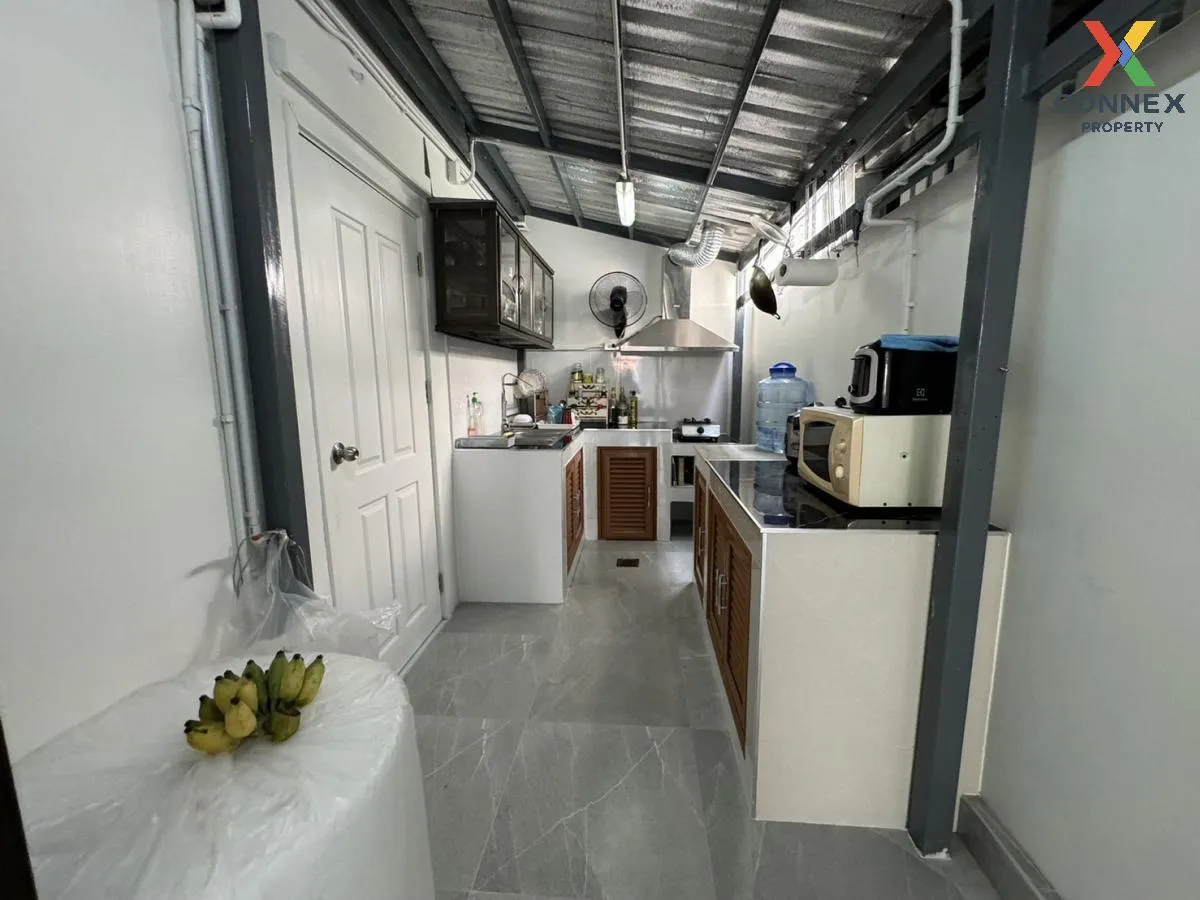 For Sale Townhouse/Townhome  , Pruksa Ville 32 Rama 2 , corner un