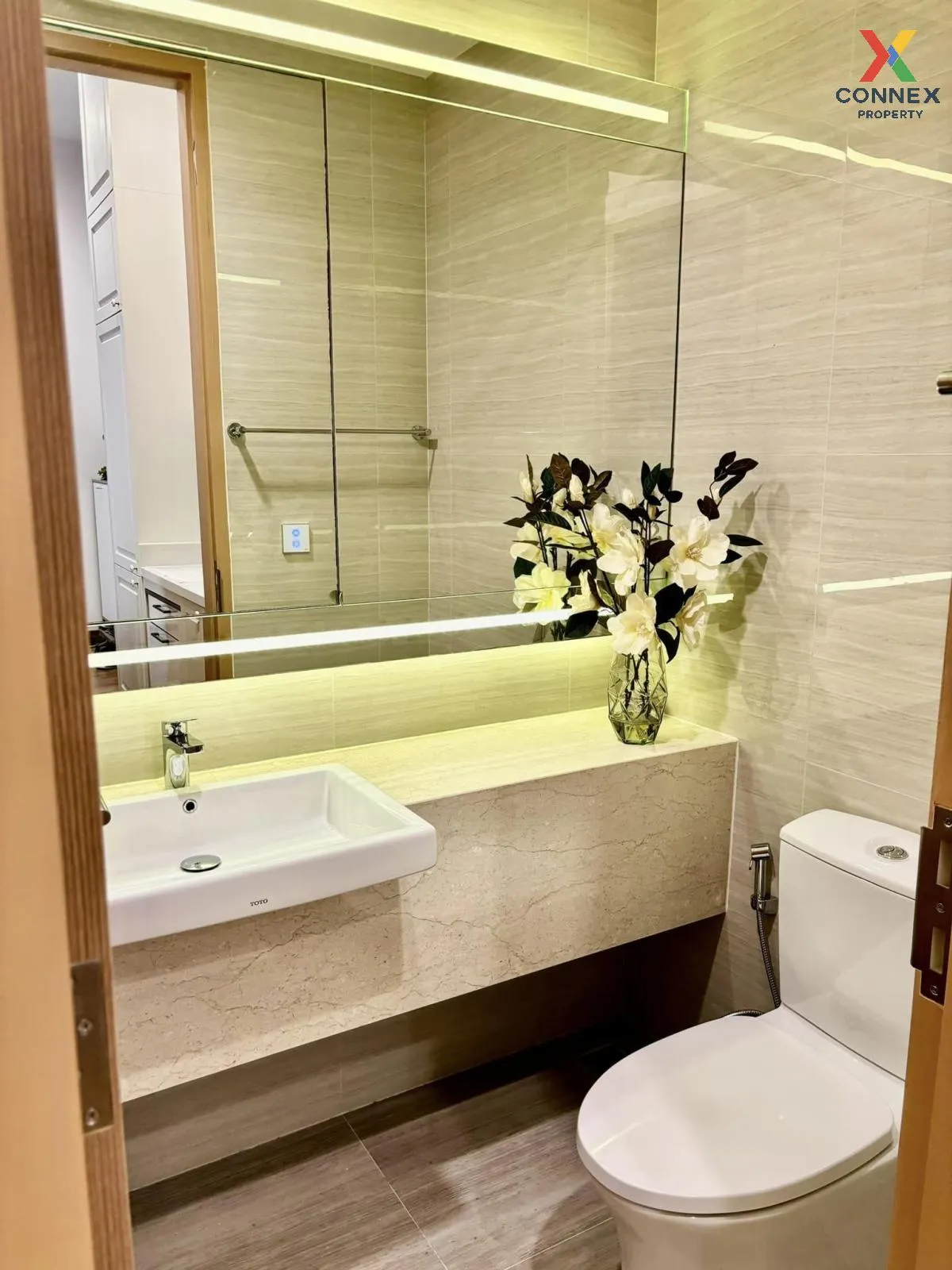 For Rent Condo , Noble BE 33 , high floor , BTS-Phrom Phong , Khl