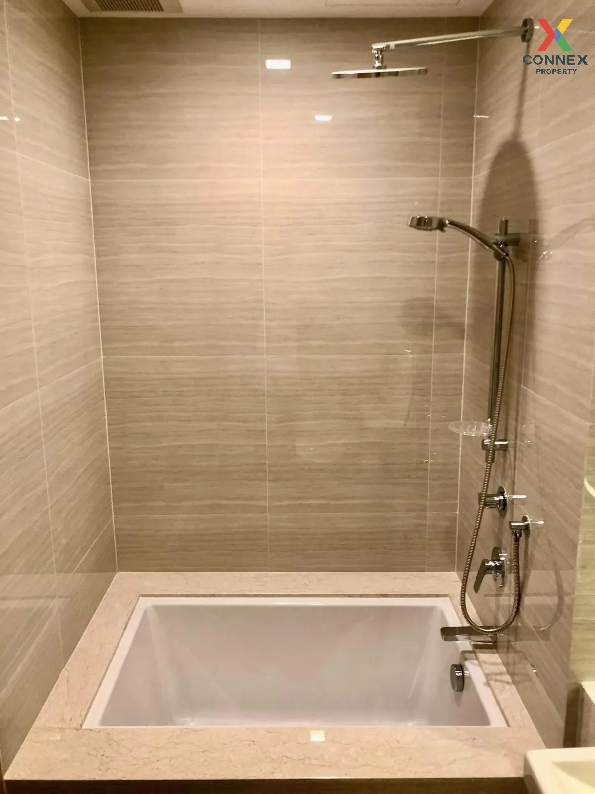 For Rent Condo , Noble BE 33 , high floor , BTS-Phrom Phong , Khl