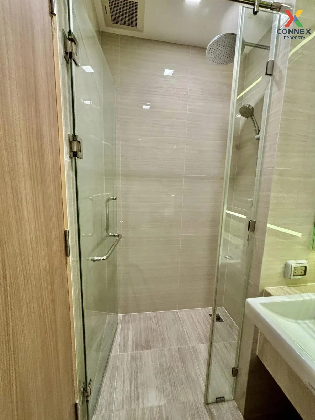 For Rent Condo , Noble BE 33 , high floor , BTS-Phrom Phong , Khl