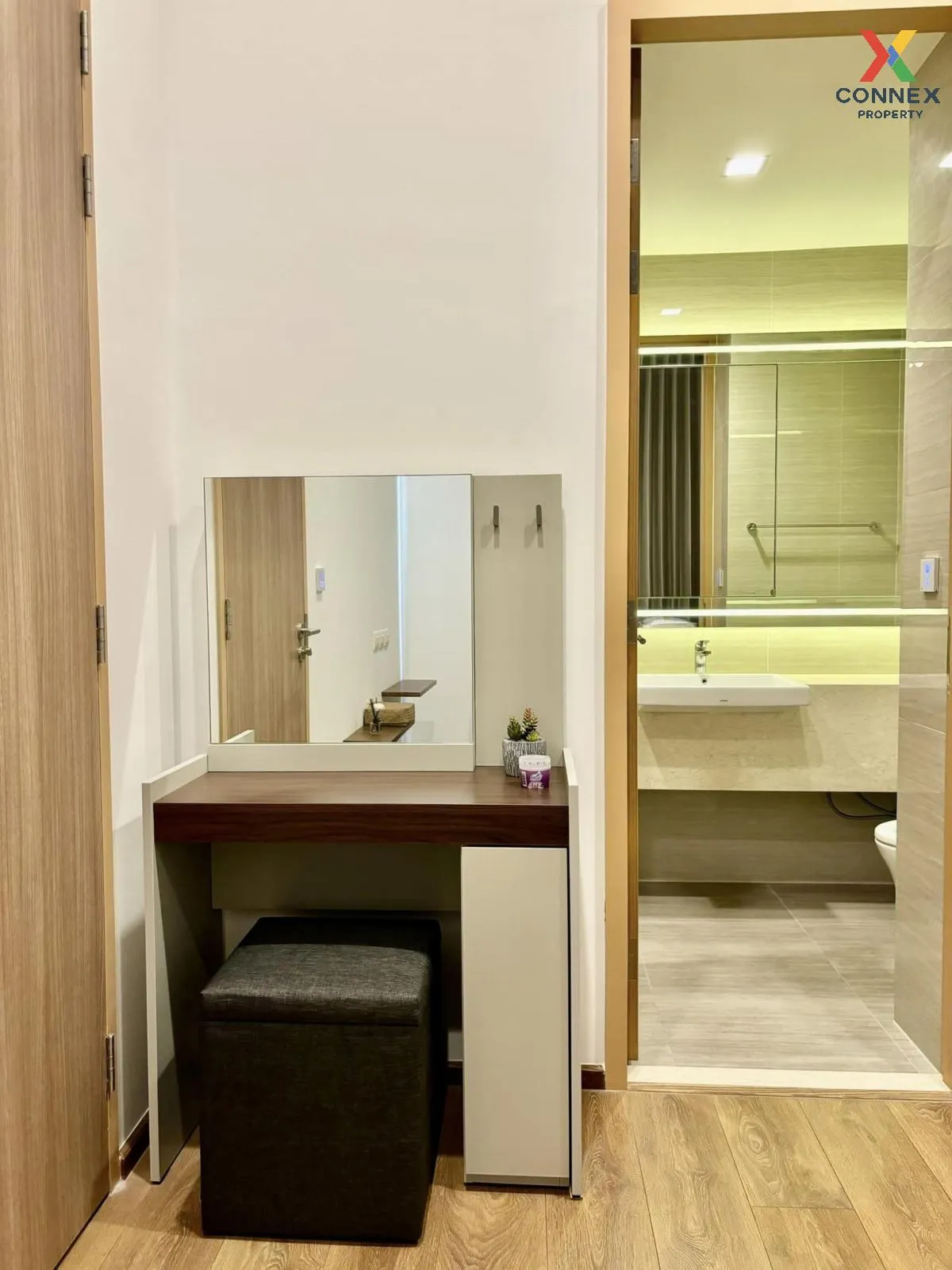 For Rent Condo , Noble BE 33 , high floor , BTS-Phrom Phong , Khl