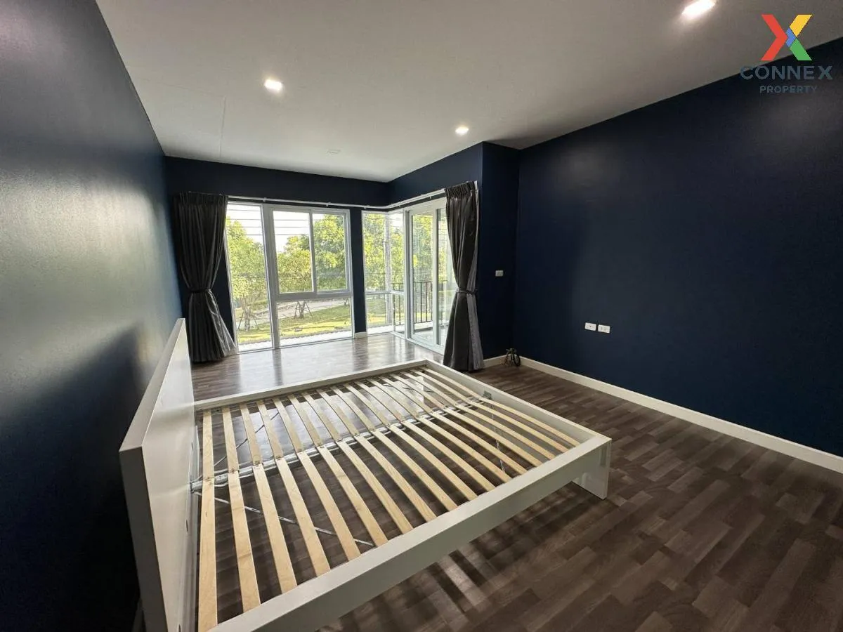 For Rent Townhouse/Townhome  , Bless Town Srinakarin - Namdang , 