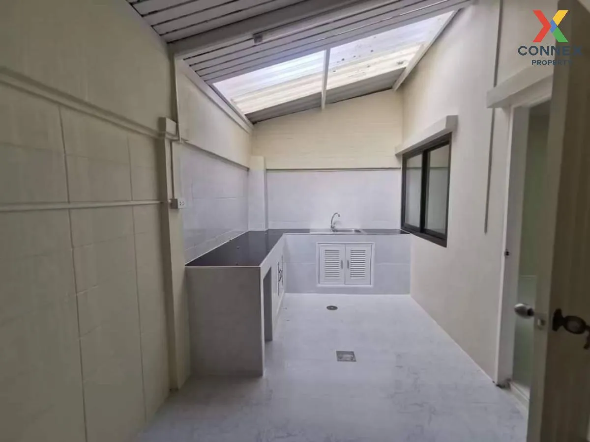 For Sale Townhouse/Townhome  , Baan Mak Mai Watcharapol , newly r