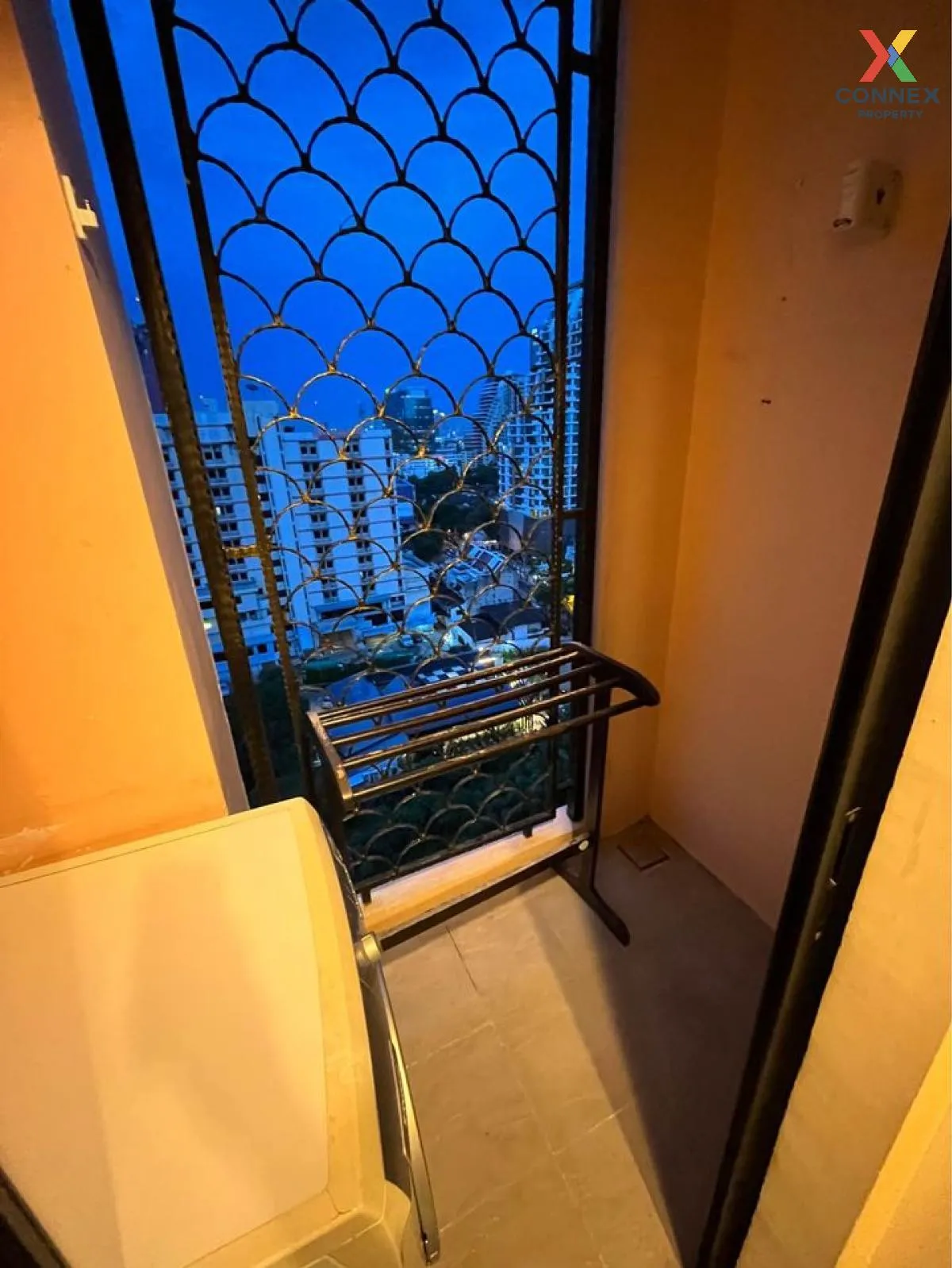 For Rent Condo , The Crest Phaholyothin 11 , BTS-Saphan Khwai , S