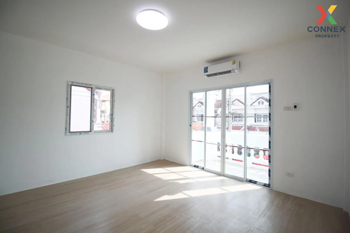 ขายทาวน์เฮ้าส์/ทาวน์โฮม  บ้าน ลภาวัน 3 MRT-ตลาดบางใหญ่ เสาธงหิน บ
