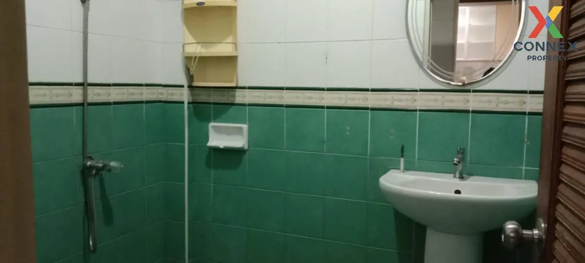 For Sale 2-storey townhouse , Ngamkhet-Asia Road , Uthai , Phra N For Sale 2-storey townhouse , Ngamkhet-Asia Road , Uthai , Phra N