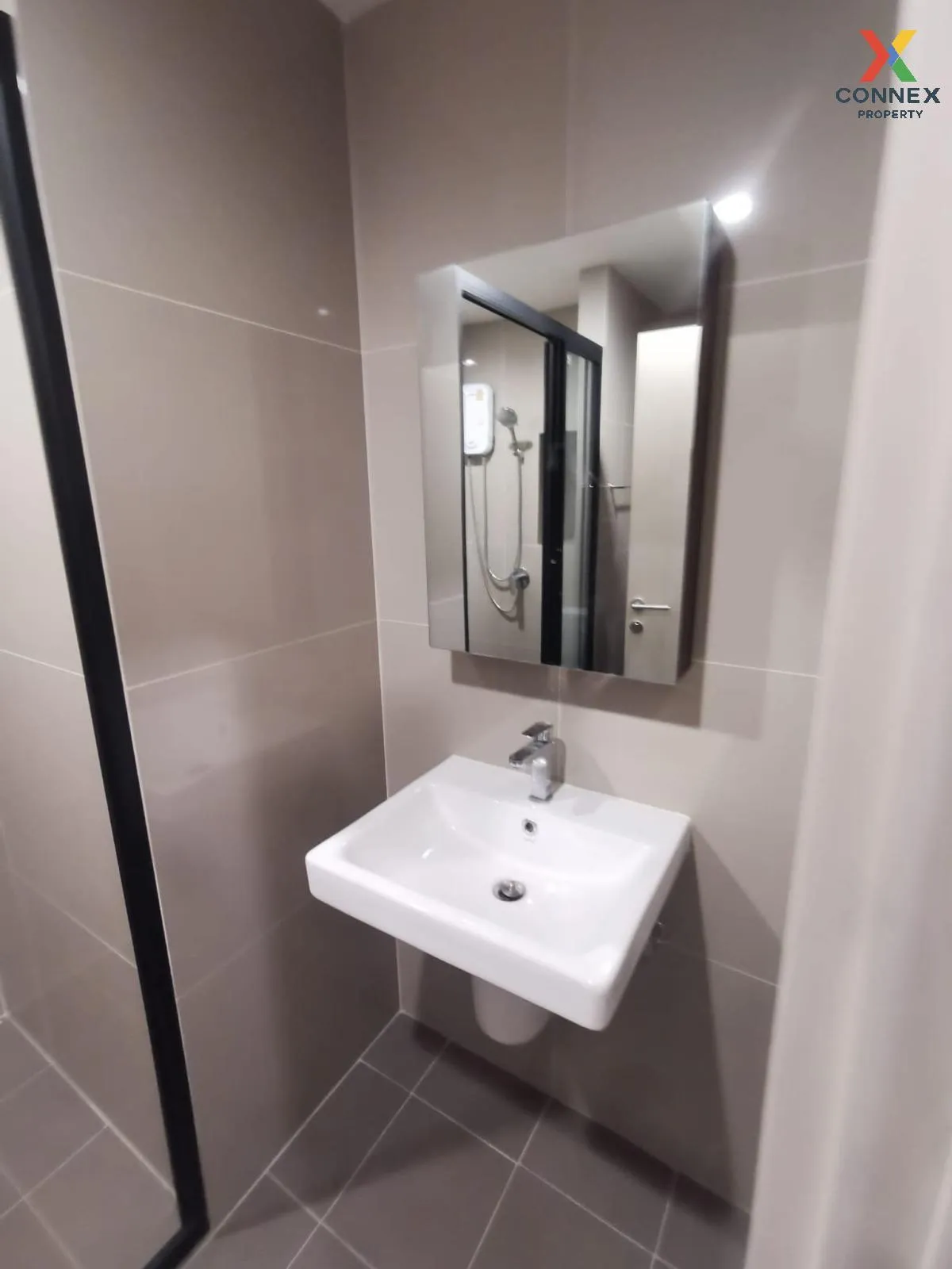 เช่าคอนโด  เดอะ เบส เพชรบุรี - ทองหล่อ MRT-เพชรบุรี บางกะปิ เขต ห