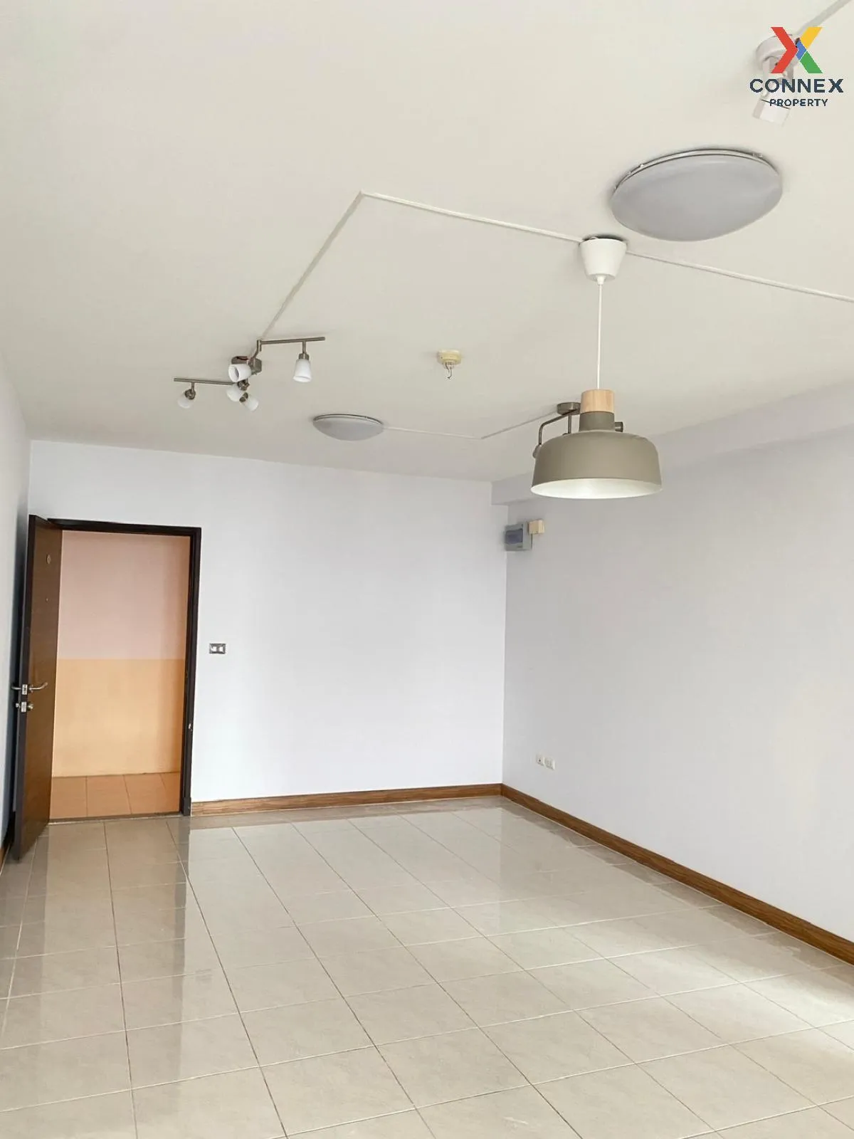 เช่าคอนโด  ศุภาลัย ปาร์ค เอกมัย - ทองหล่อ BTS-เอกมัย บางกะปิ เขต  1