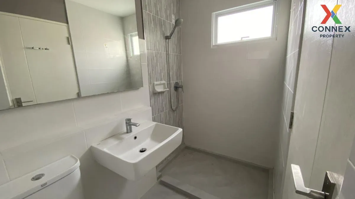 For Sale Townhouse/Townhome  , Indy Rangsit-Klong 2 , nice view ,