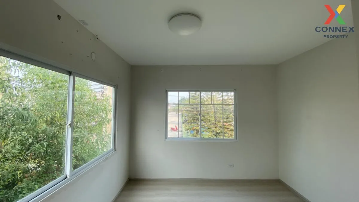 For Sale Townhouse/Townhome  , Indy Rangsit-Klong 2 , nice view ,