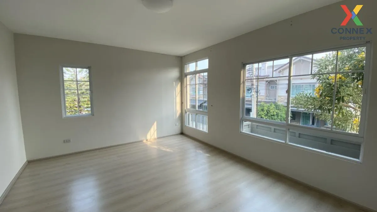 For Sale Townhouse/Townhome  , Indy Rangsit-Klong 2 , nice view ,