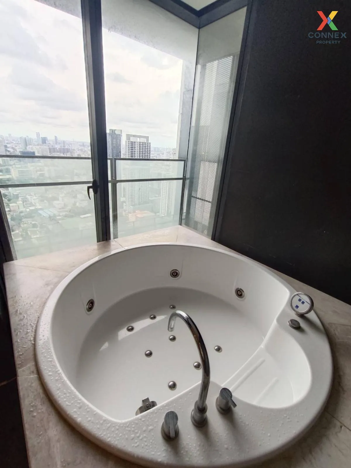 เช่าคอนโด  เดอะ เม็ท สาทร ดูเพล็กซ์ BTS-ช่องนนทรี ทุ่งมหาเมฆ เขต 