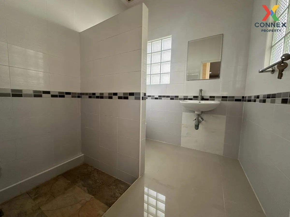 For Sale Commercial Building , Sai 4 Square , Krathum Lom , Sam P