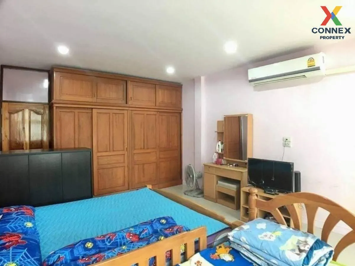 For Sale Commercial Building , Sai 4 Square , Krathum Lom , Sam P