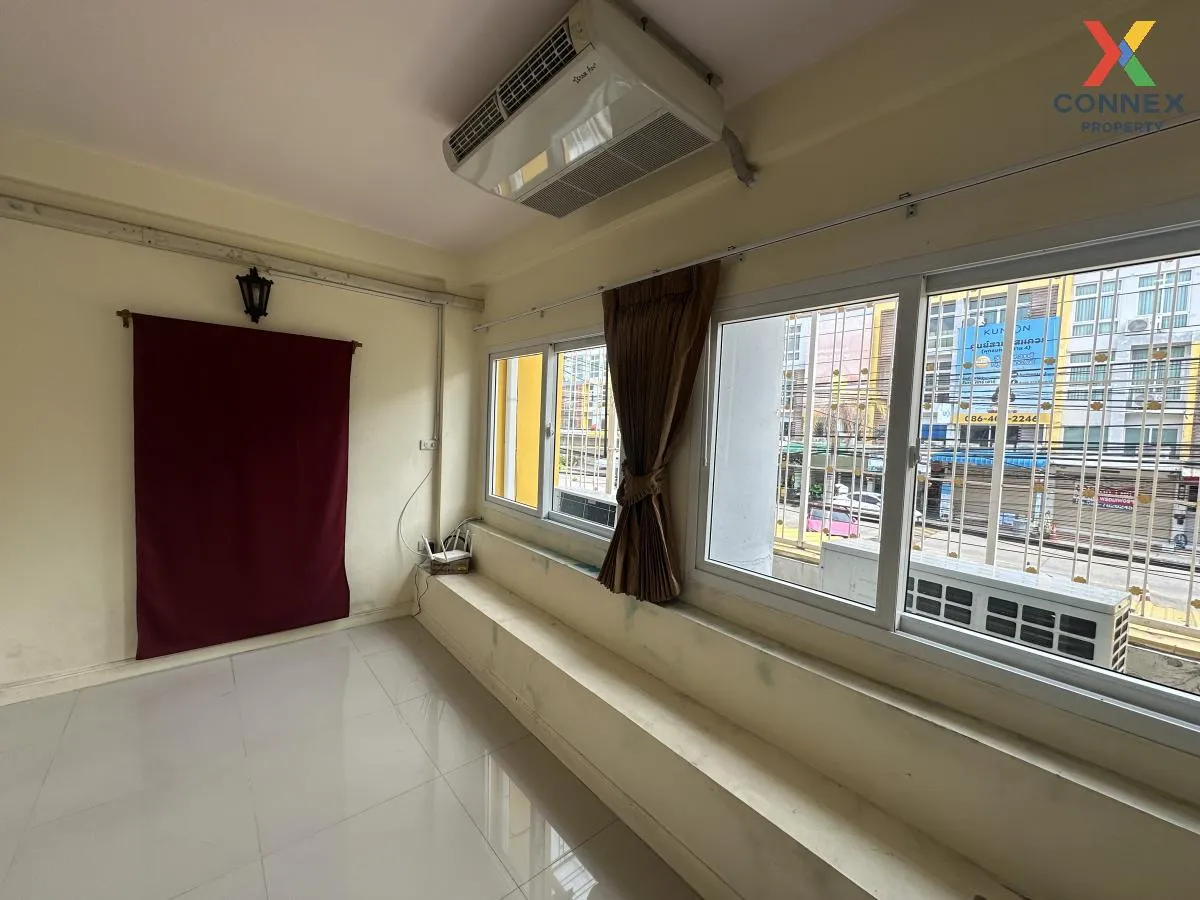 For Sale Commercial Building , Sai 4 Square , Krathum Lom , Sam P