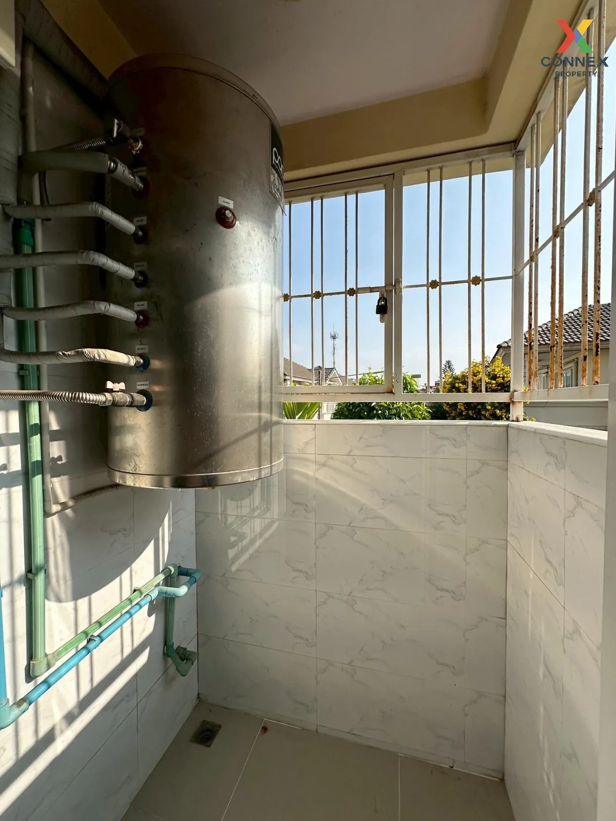 For Sale Commercial Building , Sai 4 Square , Krathum Lom , Sam P