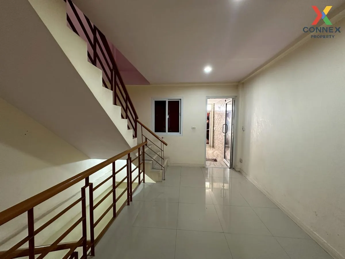 For Sale Commercial Building , Sai 4 Square , Krathum Lom , Sam P