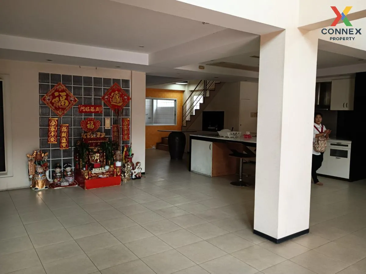 For Sale Commercial Building 4 storey Huai Kwang , Sam Saen Nok , For Sale Commercial Building 4 storey Huai Kwang , Sam Saen Nok ,