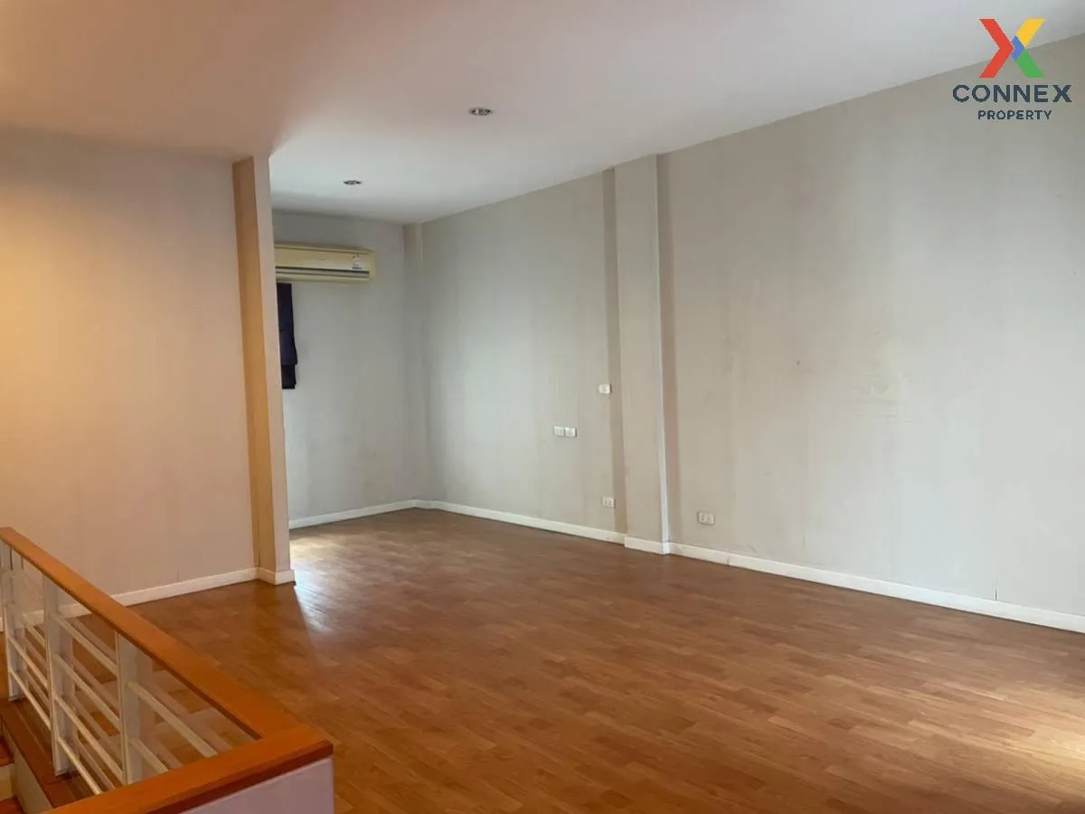 เช่าทาวน์เฮ้าส์/ทาวน์โฮม  เมโทร พาร์ค สาทร (TownHouse) BTS-วุฒากา