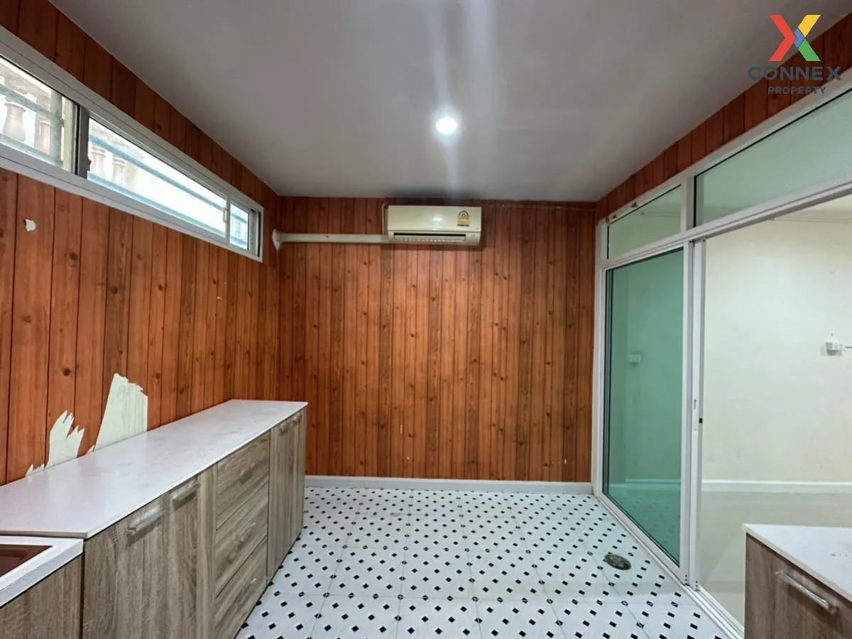 For Sale townhome, 2 storey,  soi  Lat Phrao 110 Yeak  3, , Wang 
