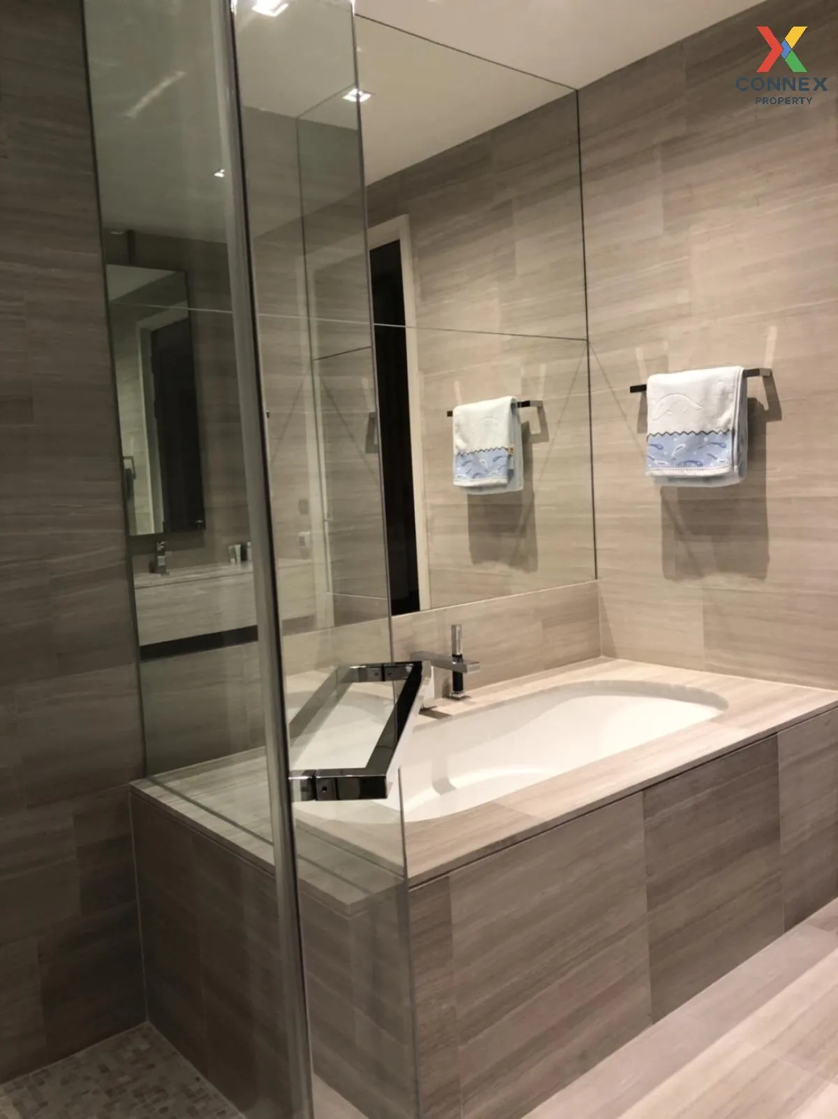 ขายคอนโด  เดอะ ดิโพลแมท 39 BTS-พร้อมพงษ์ คลองตันเหนือ เขต วัฒนา ก