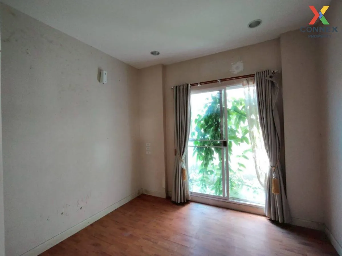 ขายบ้าน  บางกอก บูเลอวาร์ด ปิ่นเกล้า-เพชรเกษม หน้ากว้าง กระทุ่มล้