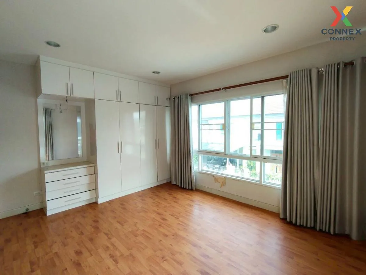 ขายบ้าน  บางกอก บูเลอวาร์ด ปิ่นเกล้า-เพชรเกษม หน้ากว้าง กระทุ่มล้