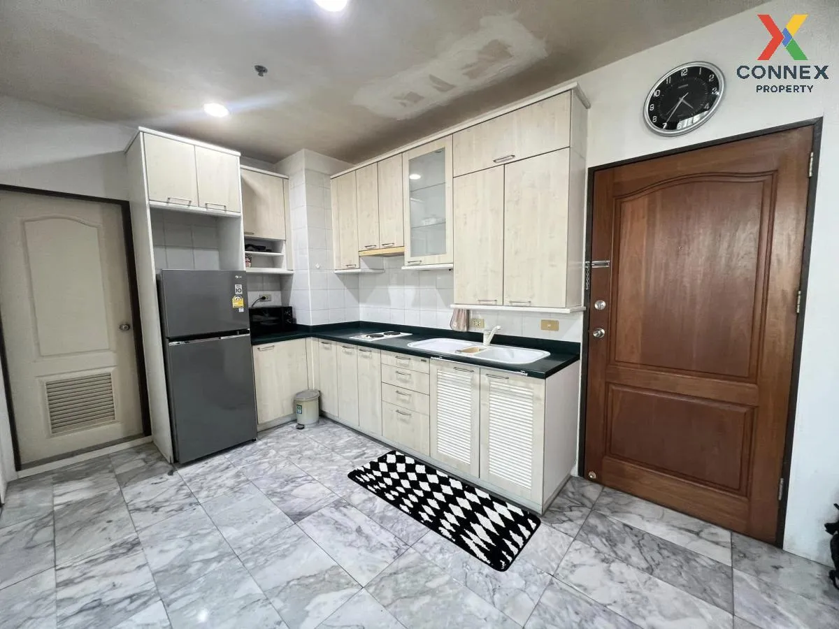 For Rent Condo , Sathorn House , BTS-Saint Louis , Silom , Bang R 2