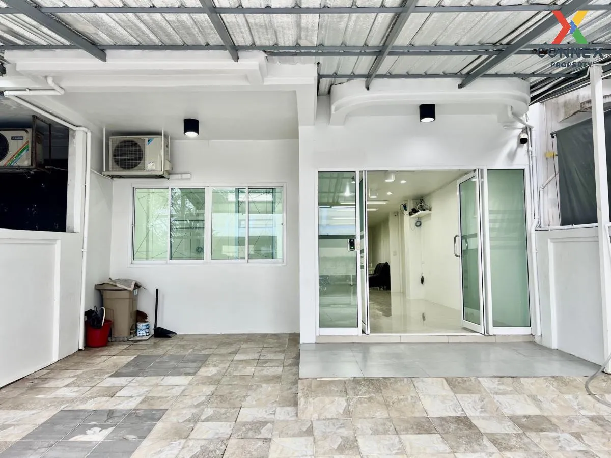 ขายทาวน์โฮม  ลาดพร้าว41/1   รีโนเวทใหม่ สามเสนนอก เขต ห้วยขวาง กร 2