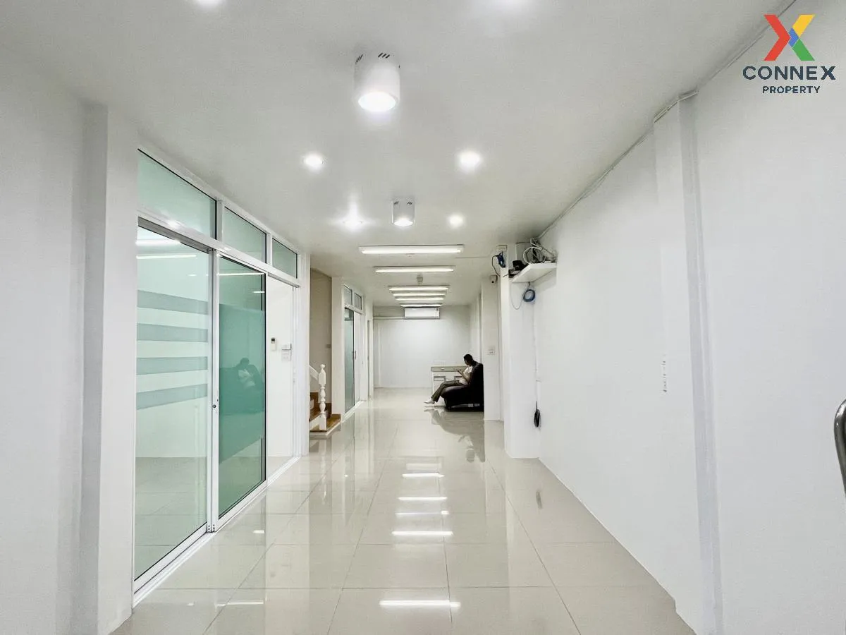 ขายทาวน์โฮม  ลาดพร้าว41/1   รีโนเวทใหม่ สามเสนนอก เขต ห้วยขวาง กร
