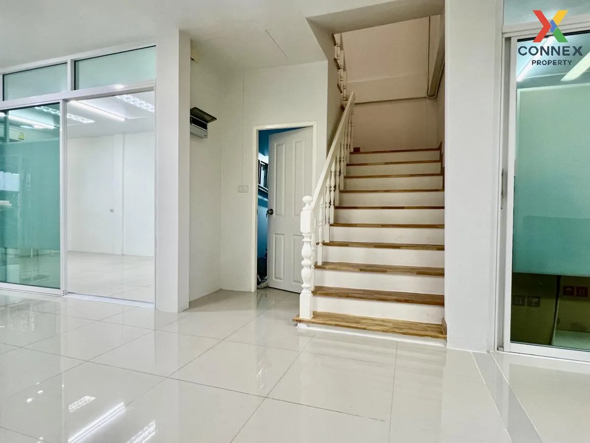 ขายทาวน์โฮม  ลาดพร้าว41/1   รีโนเวทใหม่ สามเสนนอก เขต ห้วยขวาง กร