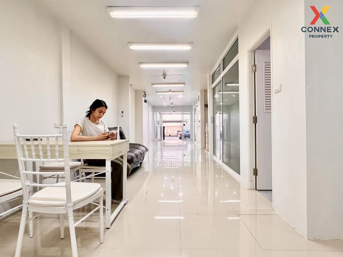 เช่าทาวน์เโฮม ลาดพร้าว41/1 รีโนเวทใหม่ สามเสนนอก เขต ห้วยขวาง กรุ เช่าทาวน์เโฮม ลาดพร้าว41/1 รีโนเวทใหม่ สามเสนนอก เขต ห้วยขวาง กรุ 3