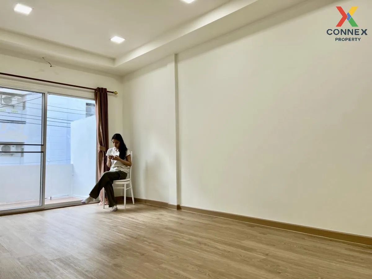 เช่าทาวน์เโฮม ลาดพร้าว41/1 รีโนเวทใหม่ สามเสนนอก เขต ห้วยขวาง กรุ เช่าทาวน์เโฮม ลาดพร้าว41/1 รีโนเวทใหม่ สามเสนนอก เขต ห้วยขวาง กรุ