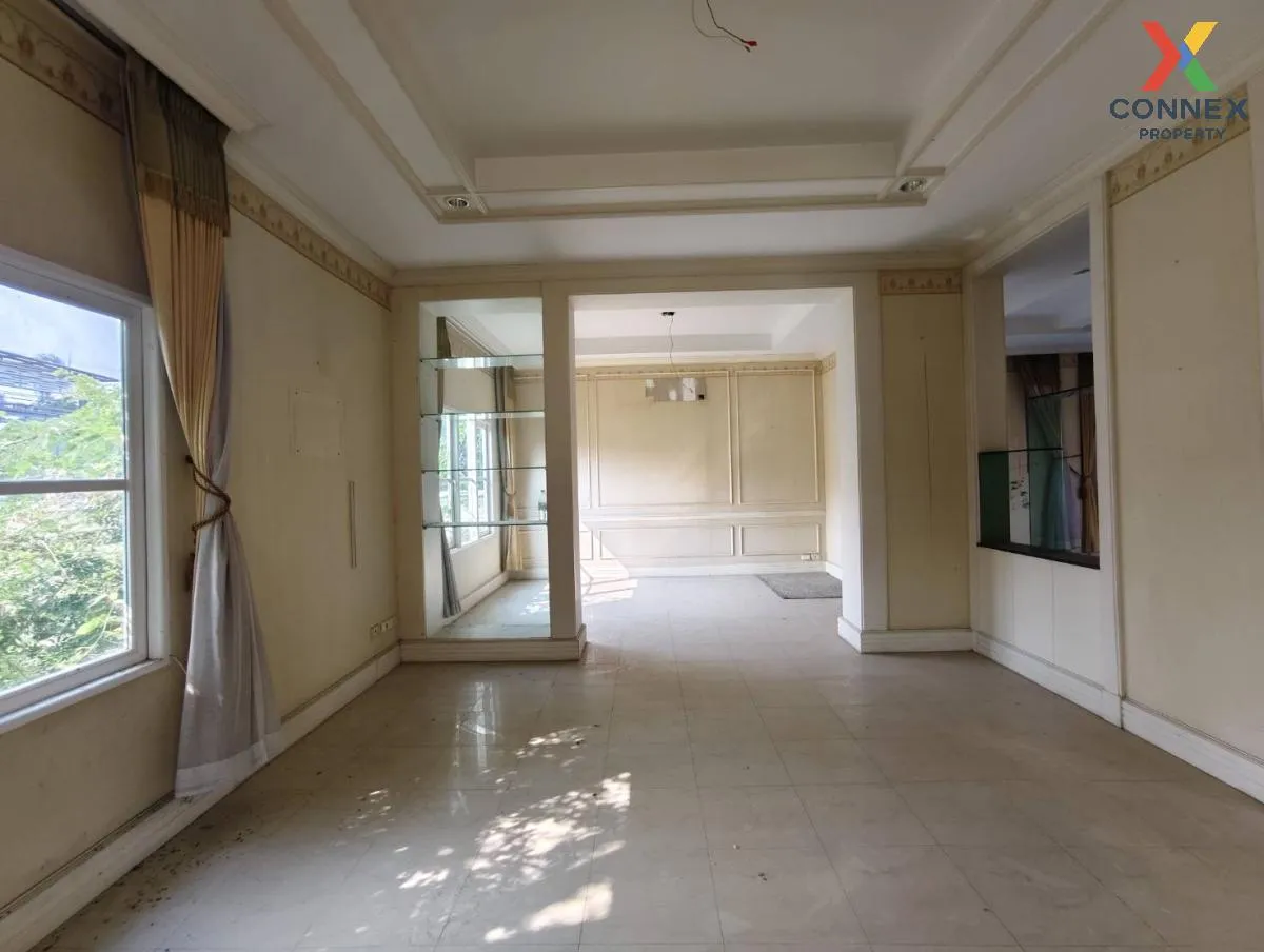 For Sale House ,  Maneeya Masterpiece Rattanathibet , corner unit