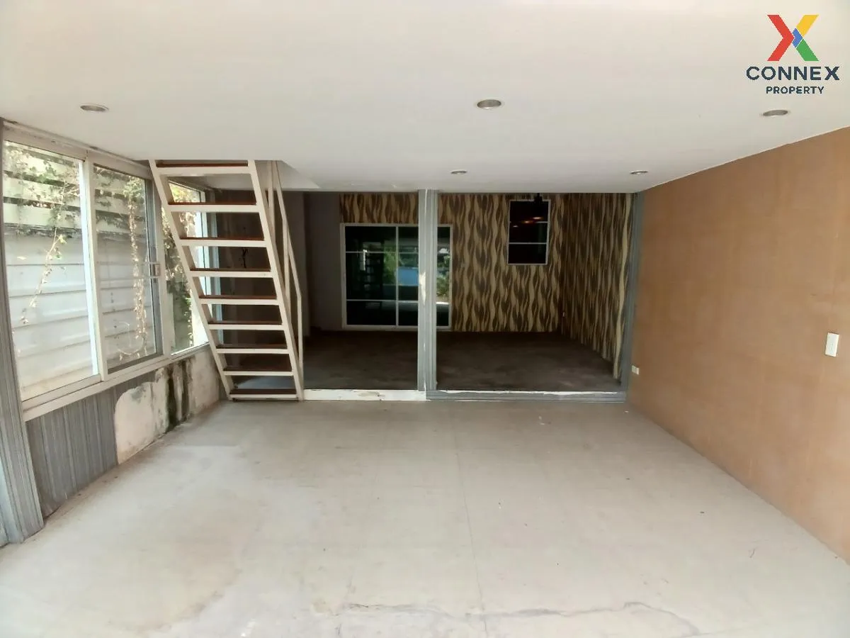 ขายบ้าน  ธนาสิริ ปิ่นเกล้า - ราชพฤกษ์ วิวสวย ห้องมุม หน้ากว้าง MR ขายบ้าน  ธนาสิริ ปิ่นเกล้า - ราชพฤกษ์ วิวสวย ห้องมุม หน้ากว้าง MR