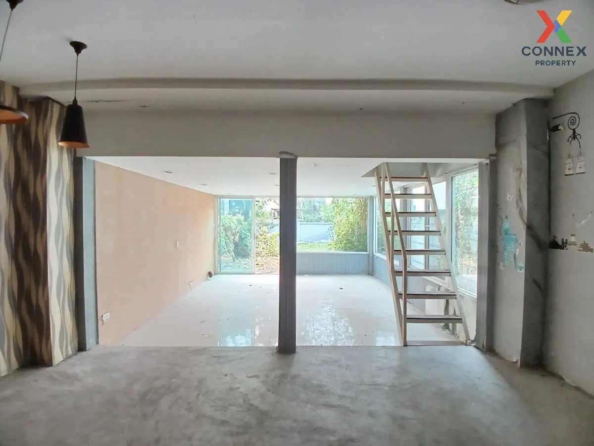 ขายบ้าน  ธนาสิริ ปิ่นเกล้า - ราชพฤกษ์ วิวสวย ห้องมุม หน้ากว้าง MR ขายบ้าน  ธนาสิริ ปิ่นเกล้า - ราชพฤกษ์ วิวสวย ห้องมุม หน้ากว้าง MR