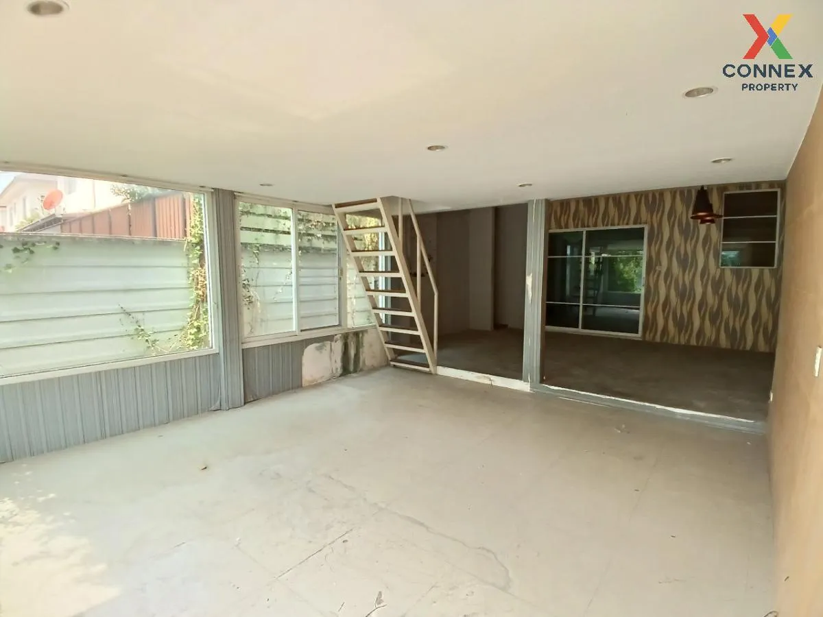 ขายบ้าน  ธนาสิริ ปิ่นเกล้า - ราชพฤกษ์ วิวสวย ห้องมุม หน้ากว้าง MR ขายบ้าน  ธนาสิริ ปิ่นเกล้า - ราชพฤกษ์ วิวสวย ห้องมุม หน้ากว้าง MR