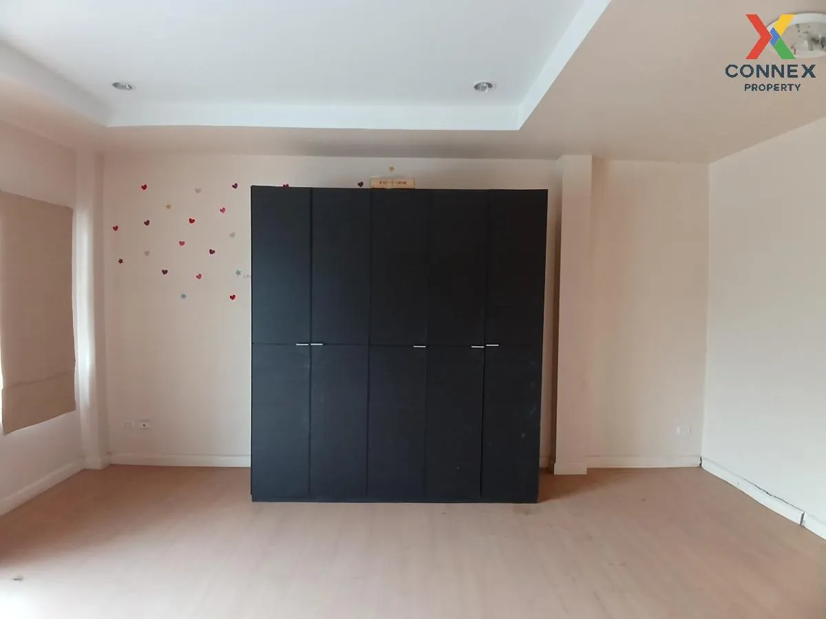 ขายบ้าน  ธนาสิริ ปิ่นเกล้า - ราชพฤกษ์ วิวสวย ห้องมุม หน้ากว้าง MR ขายบ้าน  ธนาสิริ ปิ่นเกล้า - ราชพฤกษ์ วิวสวย ห้องมุม หน้ากว้าง MR