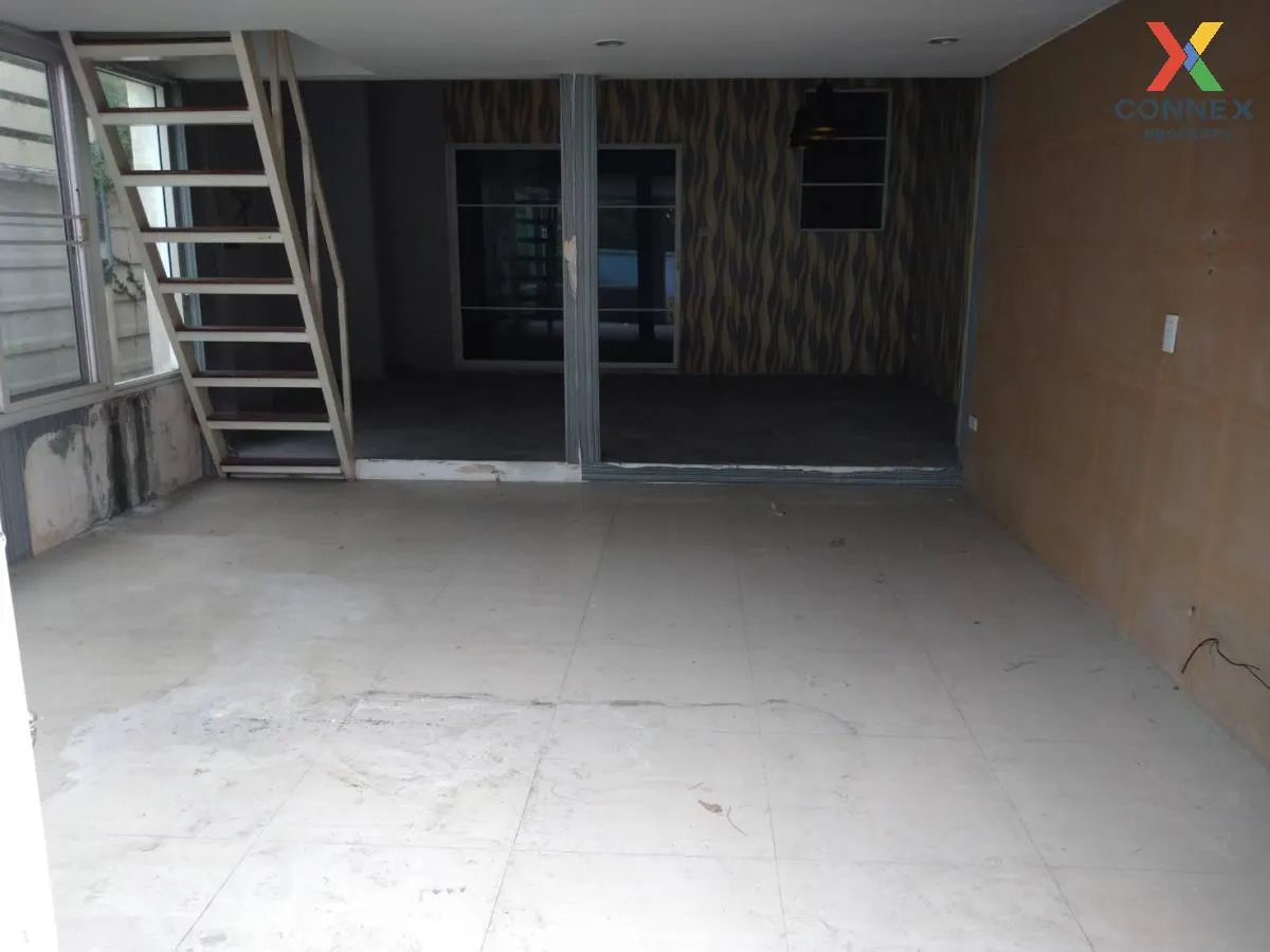 ขายบ้าน  ธนาสิริ ปิ่นเกล้า - ราชพฤกษ์ วิวสวย ห้องมุม หน้ากว้าง MR ขายบ้าน  ธนาสิริ ปิ่นเกล้า - ราชพฤกษ์ วิวสวย ห้องมุม หน้ากว้าง MR