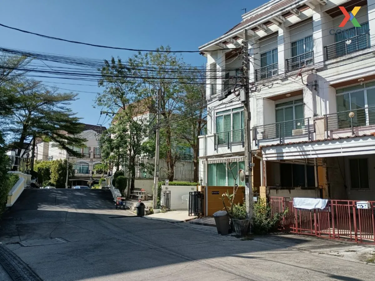 For Sale Townhouse/Townhome  , Baan Klang Muang Rama 9-New Krungt