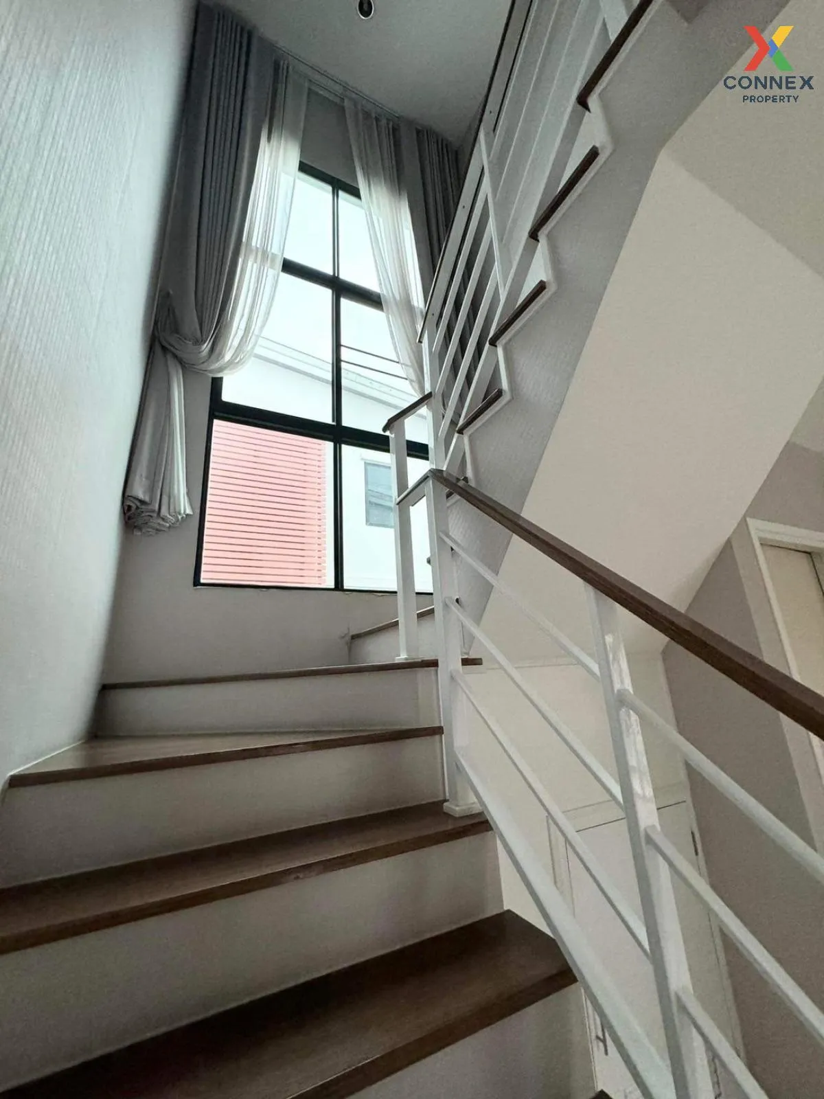 ขายบ้าน  วี ทู อ่อนนุช-พระราม 9 ห้องมุม ARL-บ้านทับช้าง ประเวศ เข