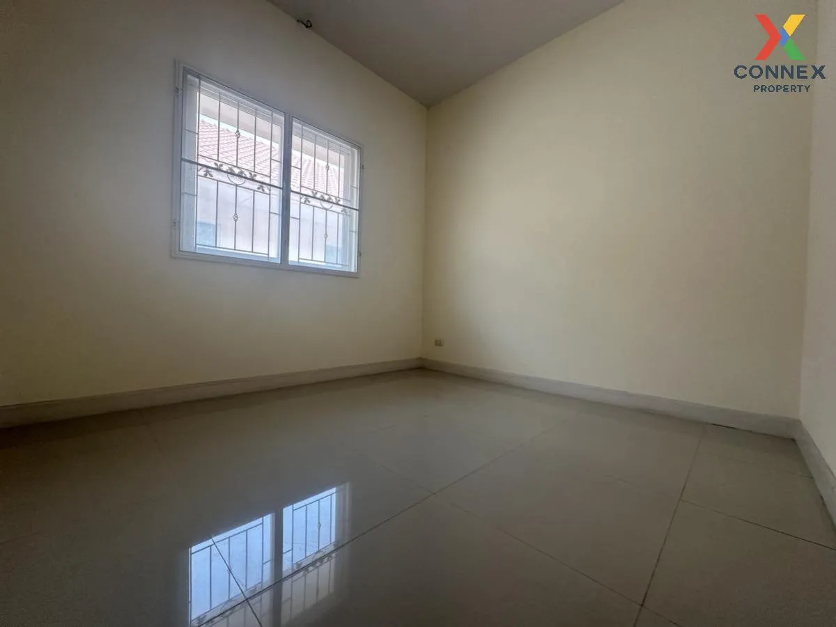 For Sale Townhouse/Townhome  , I Leaf Town Lumlukka Klong 3 , Lat