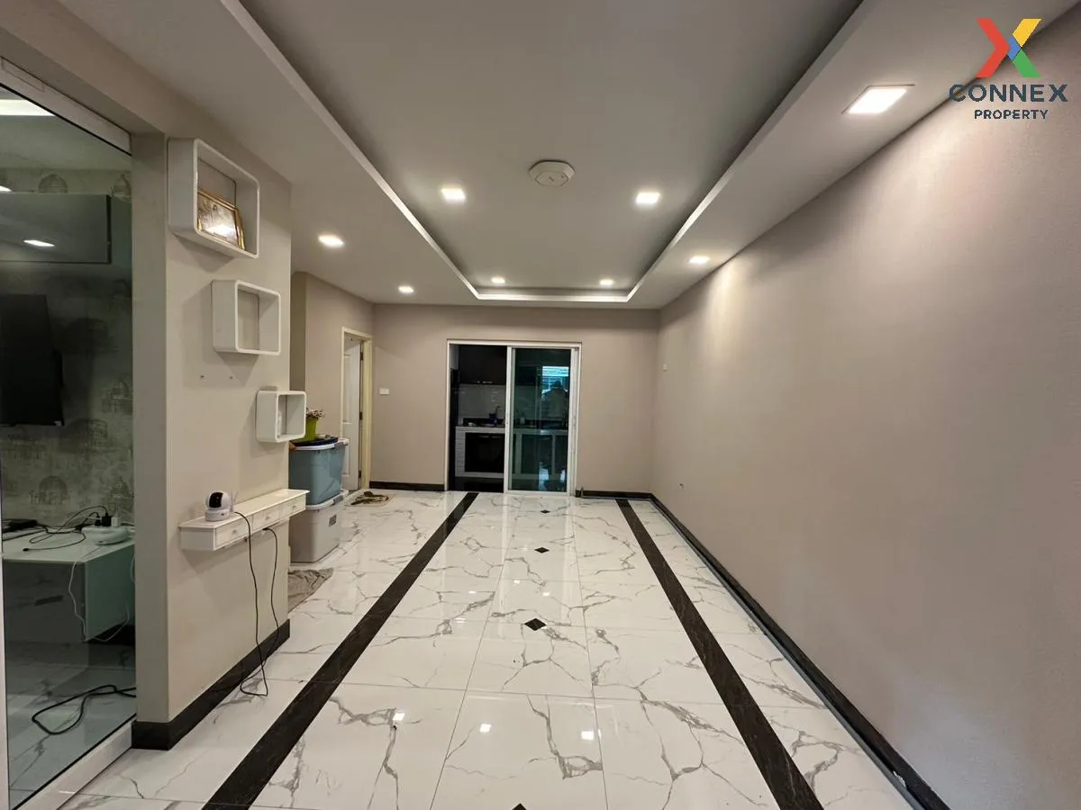 ขายทาวน์เฮ้าส์/ทาวน์โฮม  เดอะคัลเลอร์ส เลชเชอร์ บางนา กม.10 บางพล 2