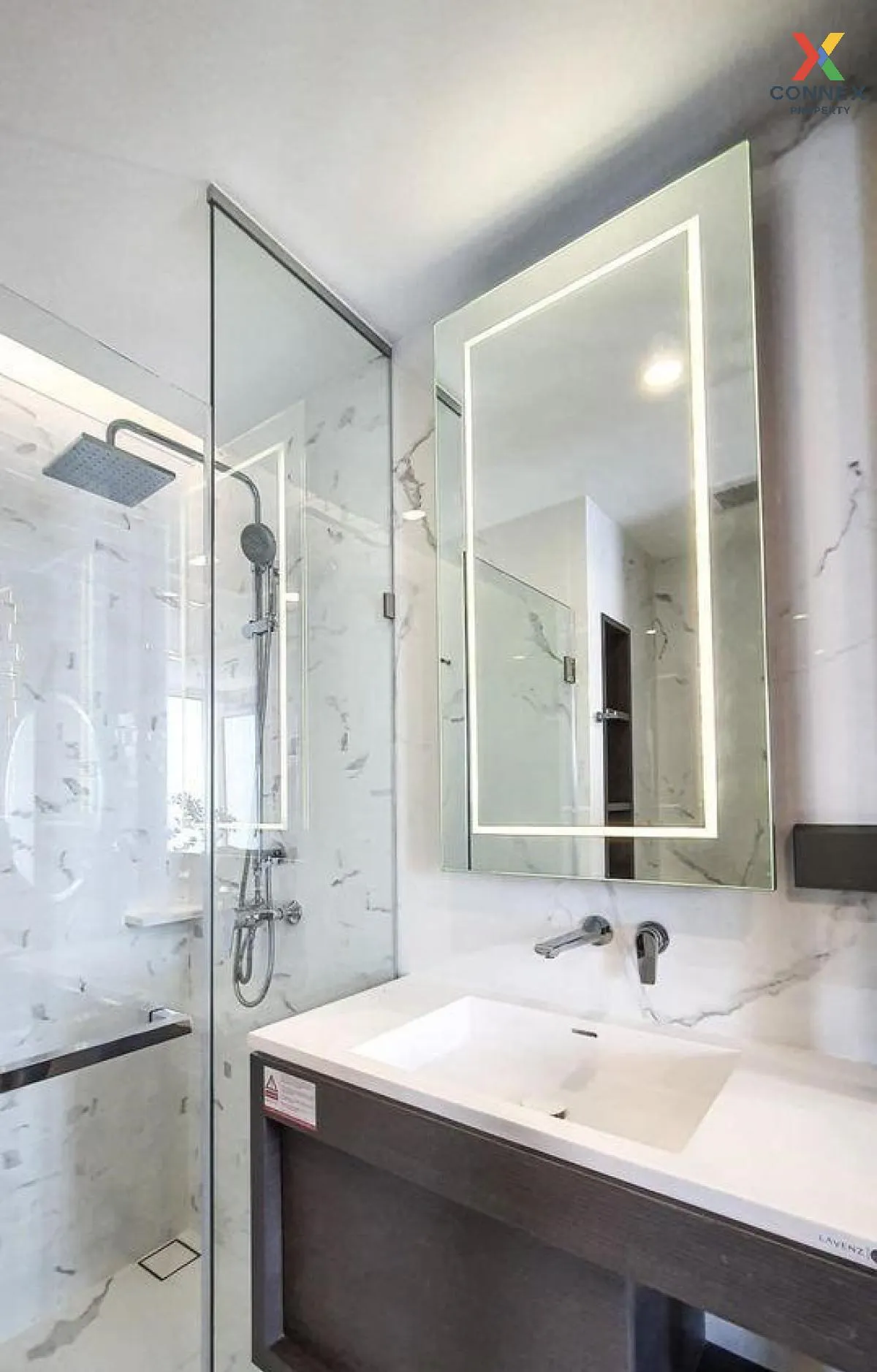 ขายคอนโด  ไซมิส เอ๊กซ์คลูซีพ ควีนส์ MRT-ศูนย์การประชุมแห่งชาติสิร